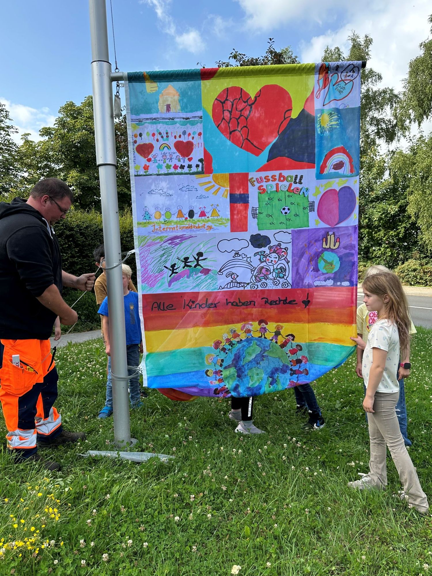 Fahne hissen 4 Foto Gemeinde Finnentrop